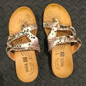 Weil Snakeskin Pattern Leather Sandals. Size 6